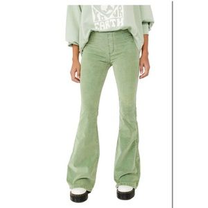 Free People We the Free Pull-On Flare Corduroy Pants
 
STILL POND, Size 25